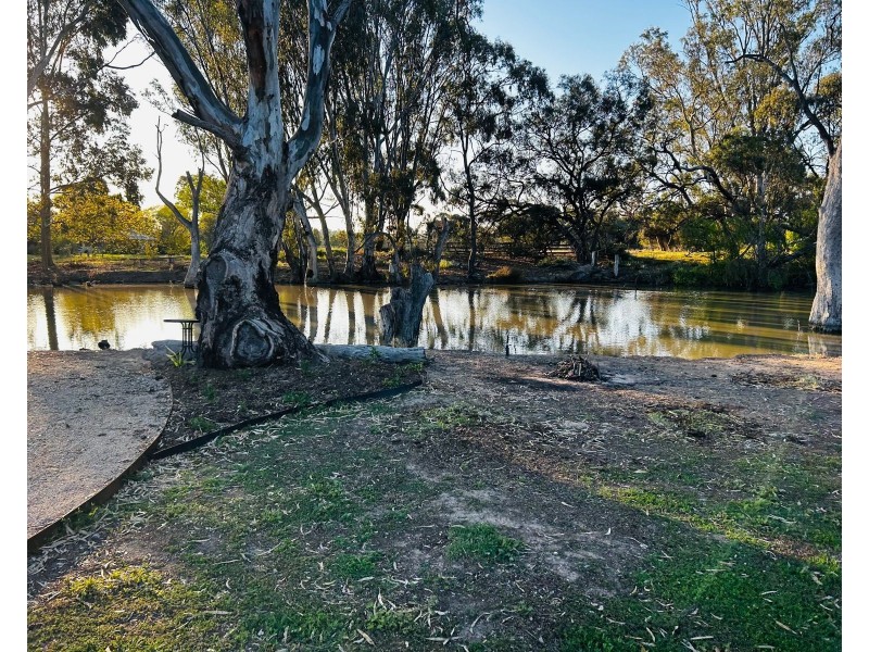 37 Vinecombe Lane, Barham NSW 2732