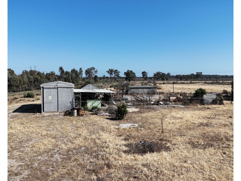 13 Flowerday Lane, Murrabit West VIC 3579