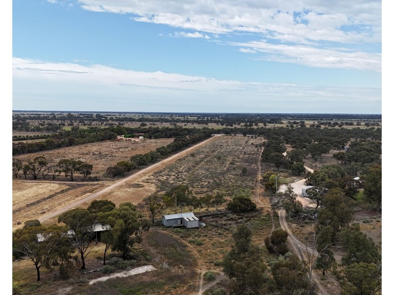 190 Swan Hill Road, Moulamein NSW 2733