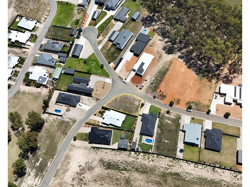 10 Armstrong Drive, Barham NSW 2732