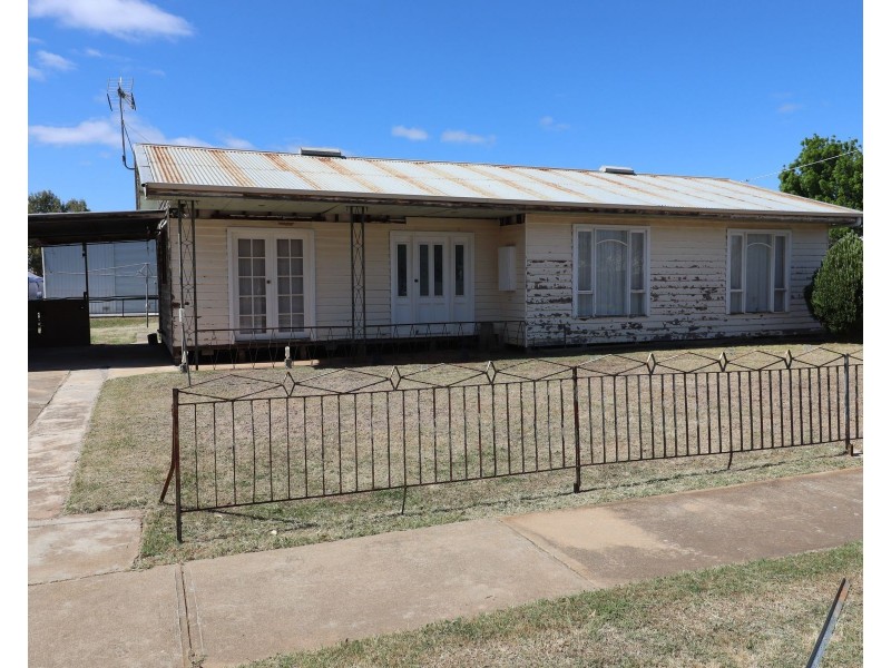 6 Station Street, Leitchville VIC 3567