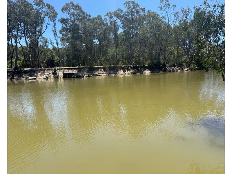 15 Armstrong Drive, Barham NSW 2732