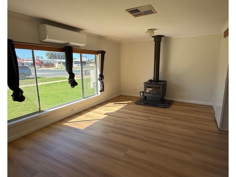 20 Brougham Street, Moulamein NSW 2733