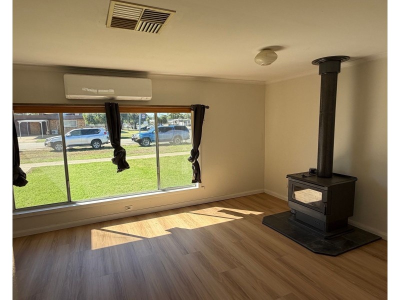 20 Brougham Street, Moulamein NSW 2733