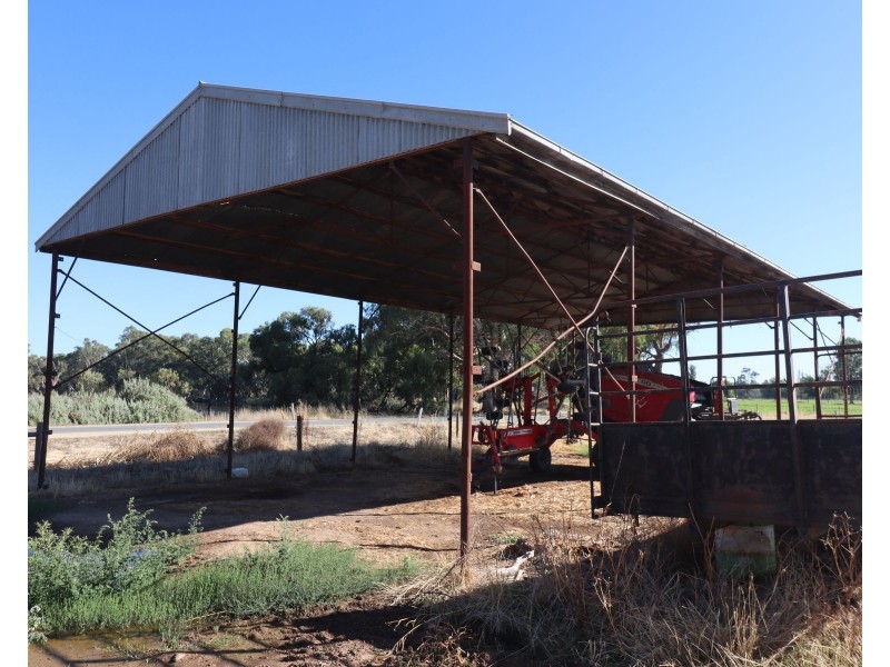 238 Fox Island Road, Gunbower VIC 3566