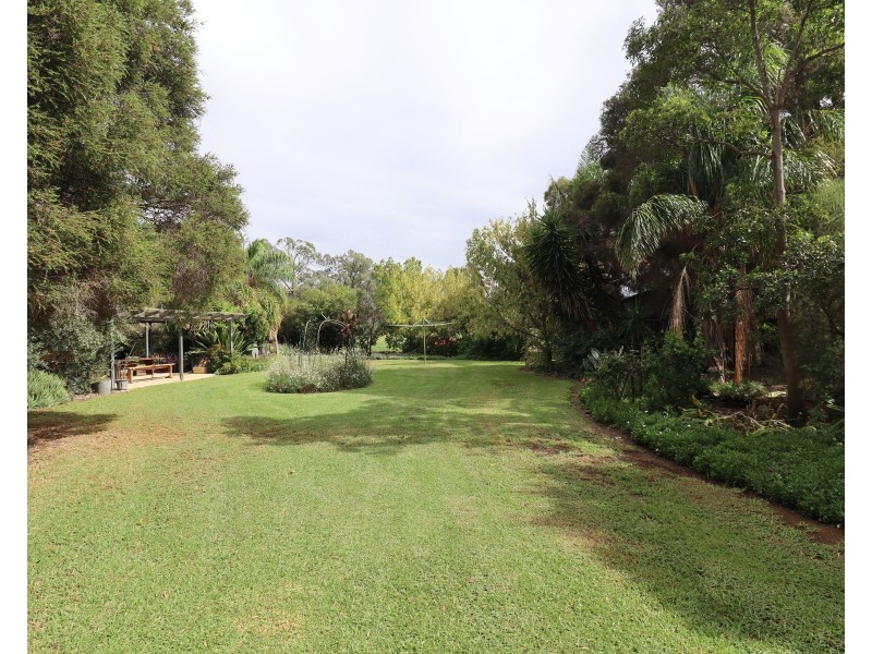 71 Halls Road, Leitchville VIC 3567