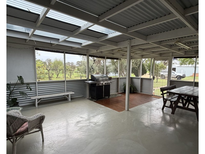 6085 Wakool Road, Wakool NSW 2710