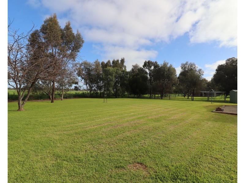 7507 Murray Valley Highway, Mead VIC 3568