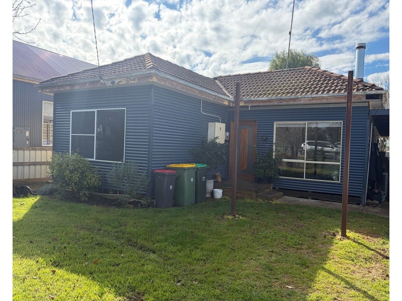 5 Flinders Street, Wakool NSW 2710