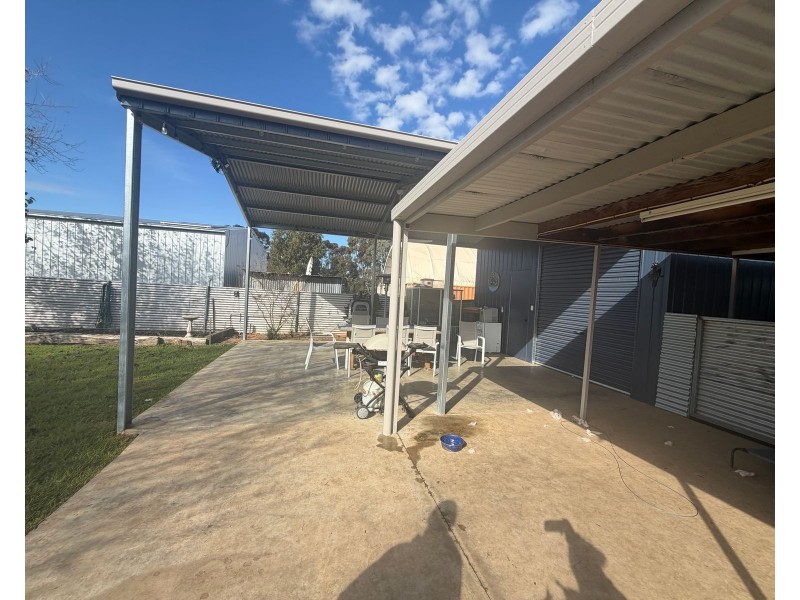 5 Flinders Street, Wakool NSW 2710