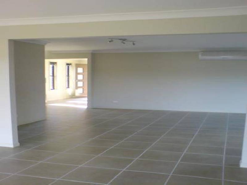 15 Gerard Street, Pacific Pines QLD 4211
