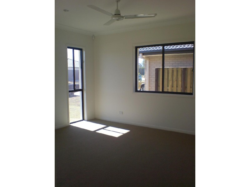 17 Ansett Way, Upper Coomera QLD 4209