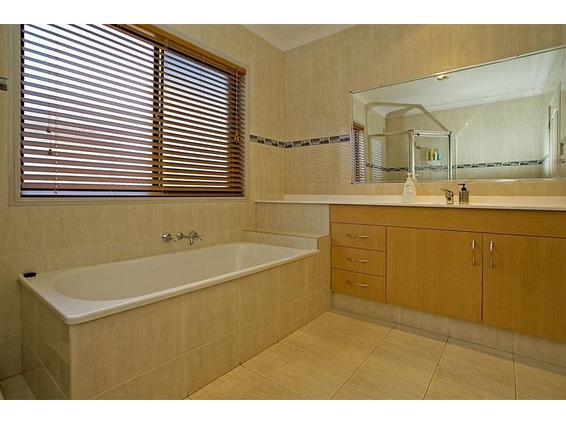 Pacific Pines QLD 4211