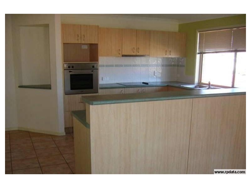 35 Manra Way, Pacific Pines QLD 4211