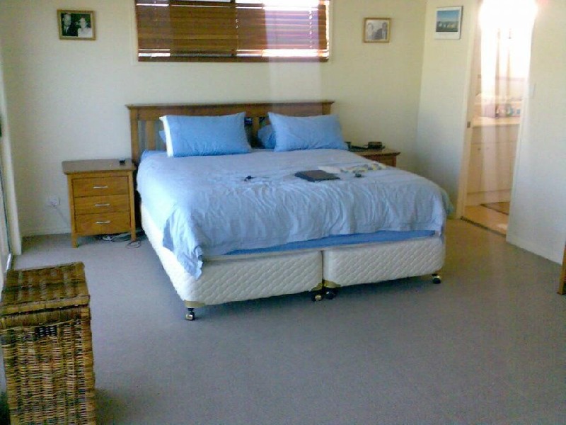 35 Manra Way, Pacific Pines QLD 4211