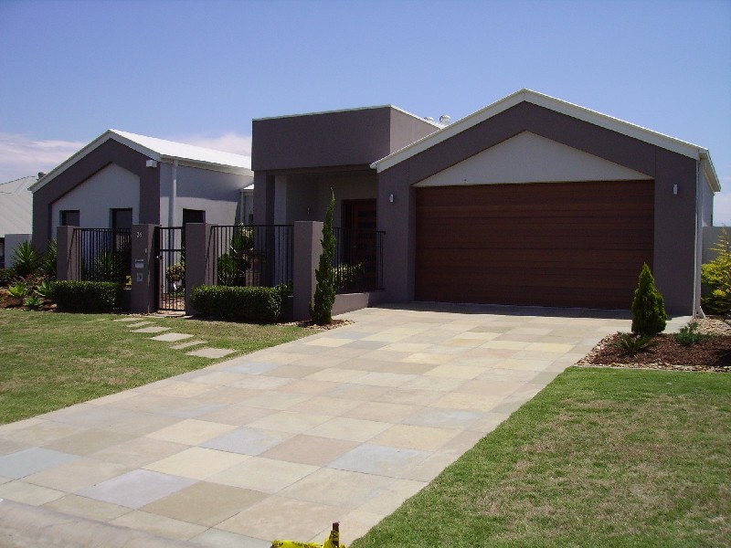 26 Salvado Drive, Pacific Pines QLD 4211