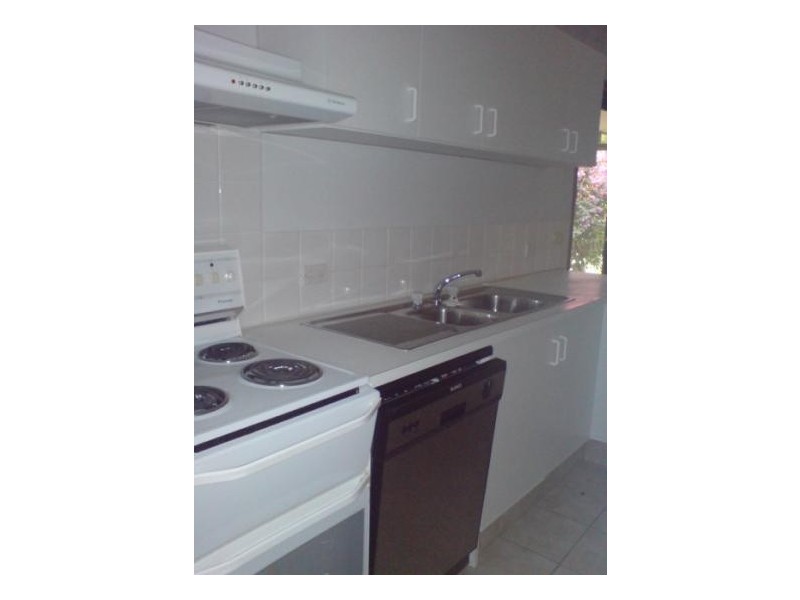 6 Kingaroy Avenue, Helensvale QLD 4212