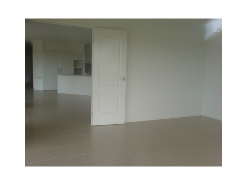 Pacific Pines QLD 4211