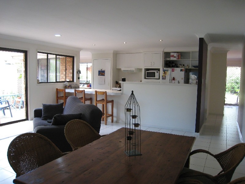 4 Kadina Court, Helensvale QLD 4212