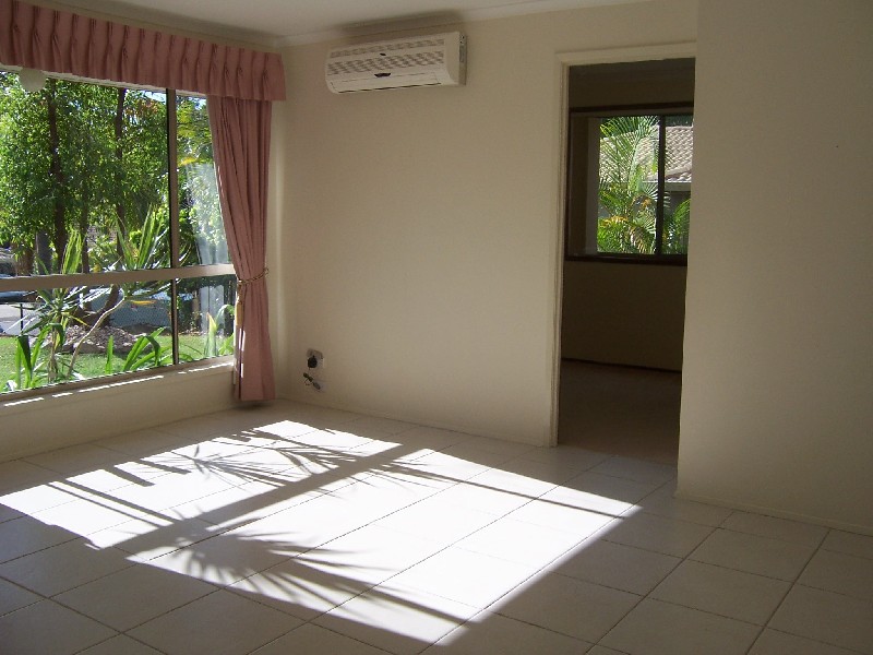 2 1 Metro Crt, Oxenford QLD 4210