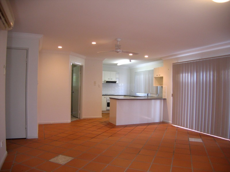 2 18 Binkar Street, Chermside QLD 4032