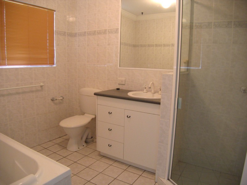 2 18 Binkar Street, Chermside QLD 4032