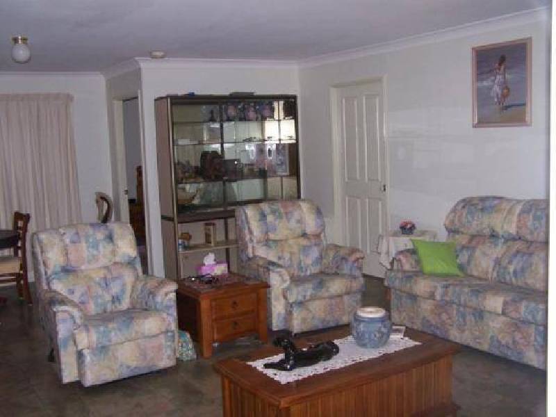 10 Meadow Street, Loganlea QLD 4131