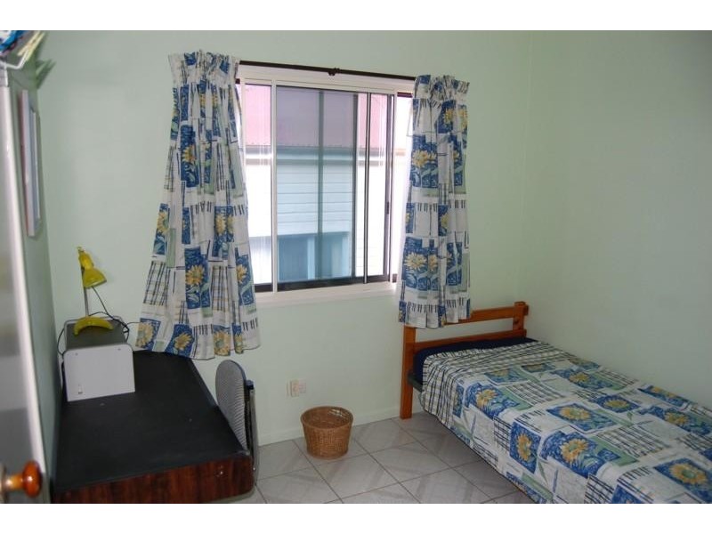 18  Gordon Street, Greenslopes QLD 4120