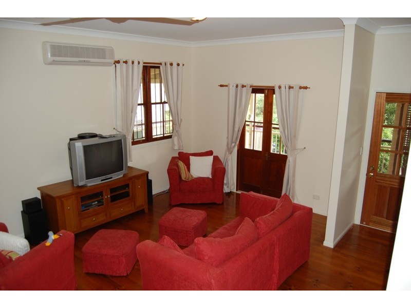 12 Fleetwood Ct, Ferny Hills QLD 4055