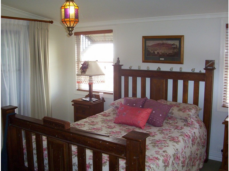 Eagle Heights QLD 4271