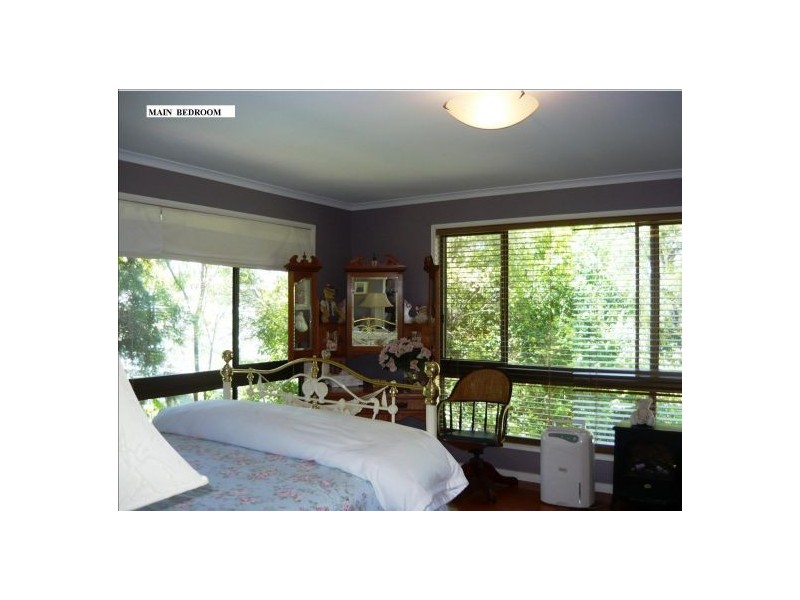 10 Erebus Court, Eagle Heights QLD 4271