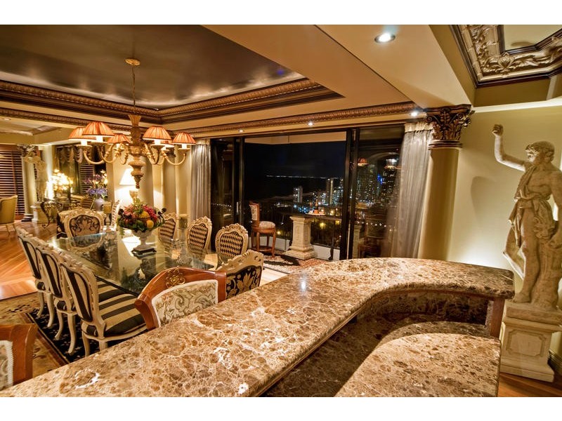 24 Breaker Street, Main Beach QLD 4217