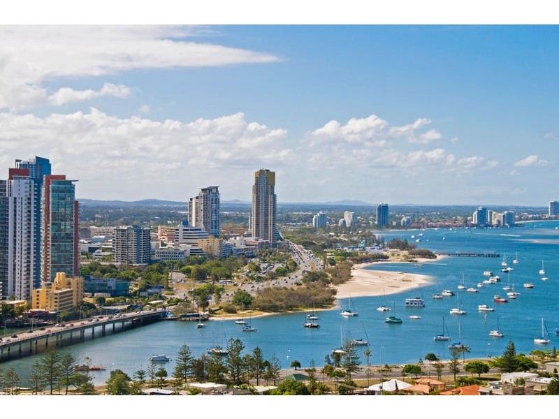 24 Breaker Street, Main Beach QLD 4217