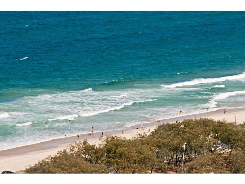 24 Breaker Street, Main Beach QLD 4217