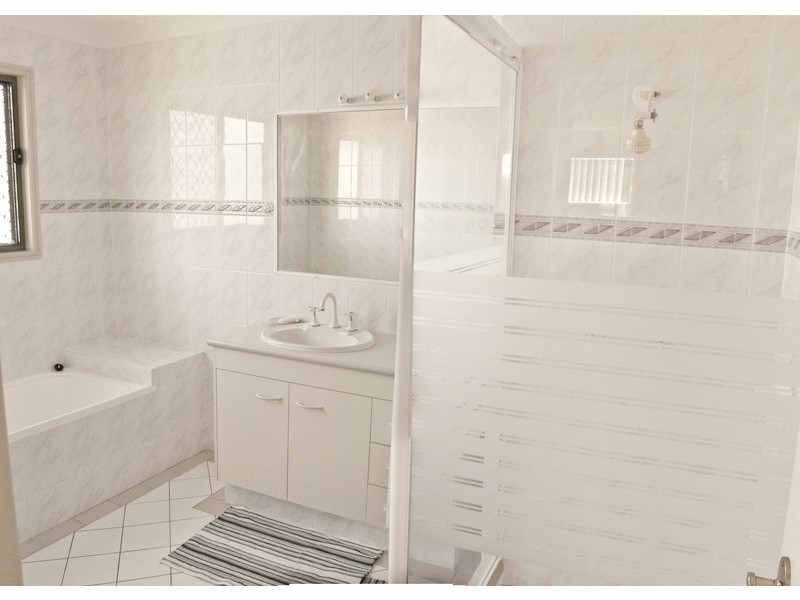 1/34 Markham Av., Runaway Bay QLD 4216