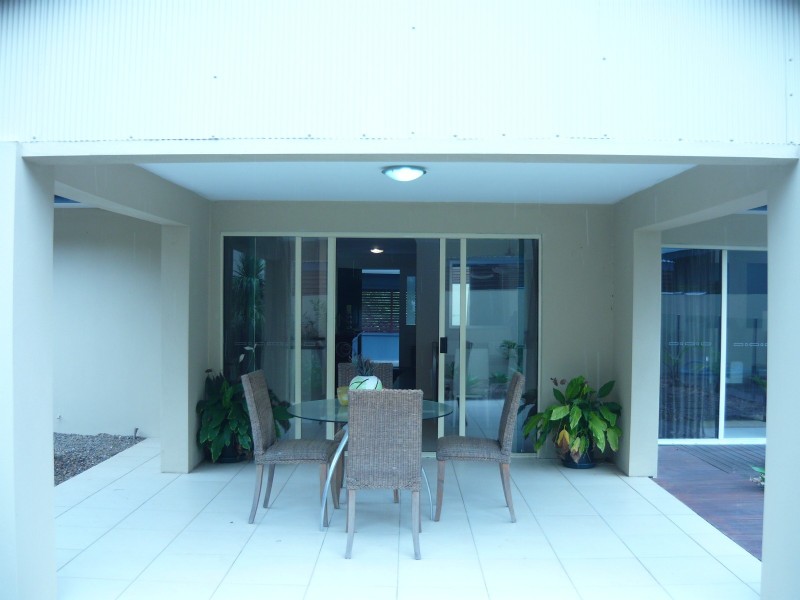 Wongawallan QLD 4210