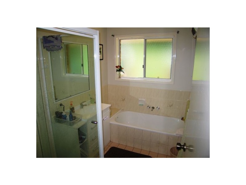 Eagle Heights QLD 4271