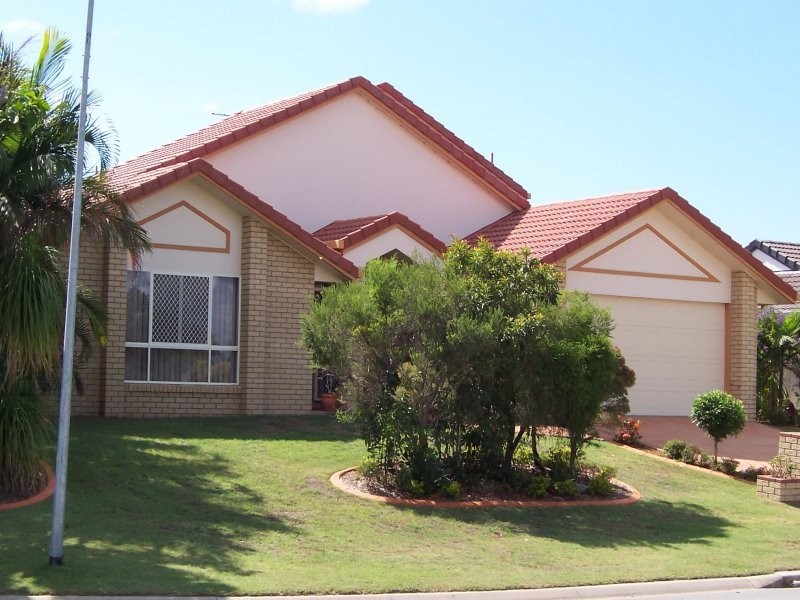 136 Avon Avenue, Bribie Island QLD 4507