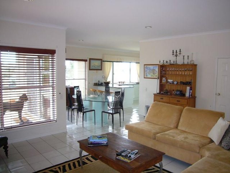 11 Daniel Place, Bribie Island QLD 4507