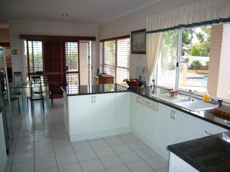 11 Daniel Place, Bribie Island QLD 4507