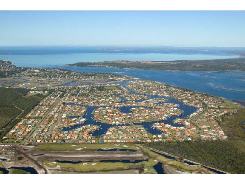 8 Skysail Court, Bribie Island QLD 4507