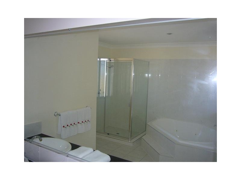 11 Kakadu Circuit, Bribie Island QLD 4507