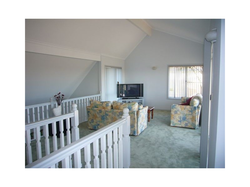 37 Topsail Circuit, Bribie Island QLD 4507