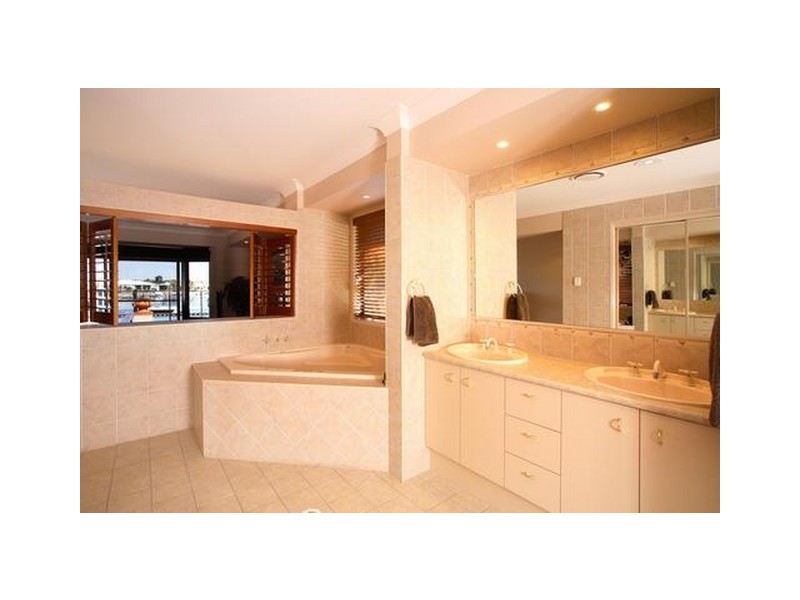 29 Dugong Crescent, Banksia Beach QLD 4507