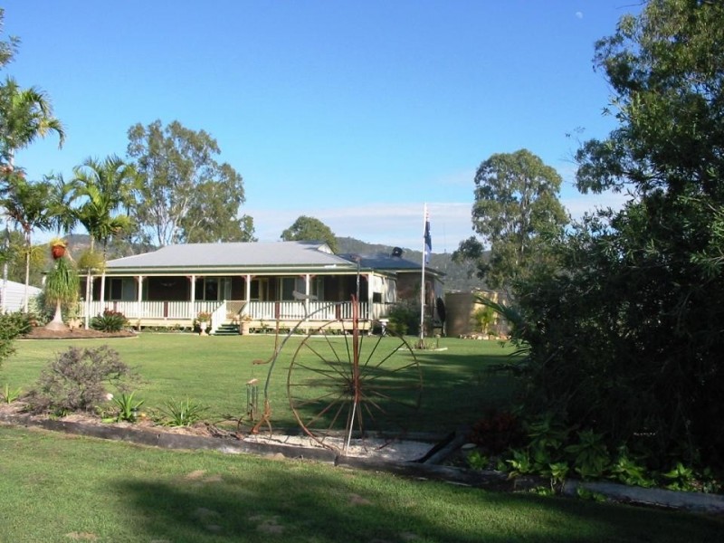Foreshores QLD 4678