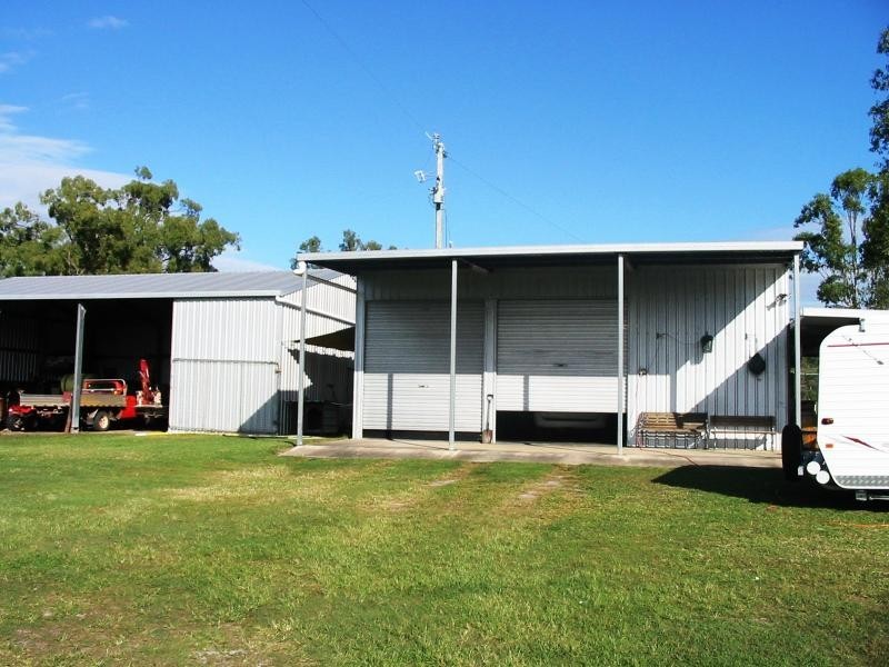 Foreshores QLD 4678