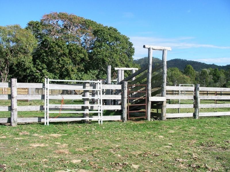 Foreshores QLD 4678