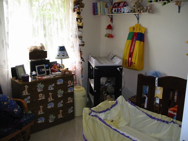 10 MIDDLE RD, Gracemere QLD 4702