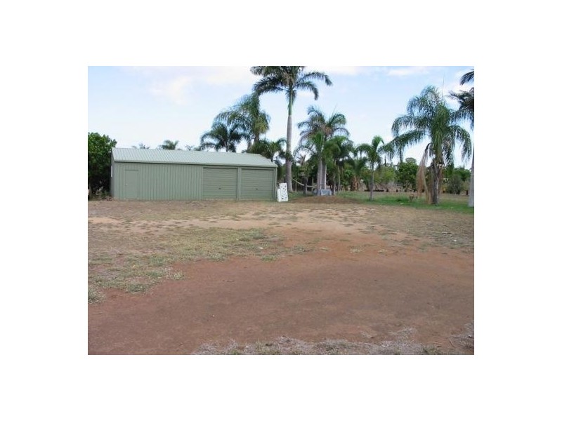 10 MIDDLE RD, Gracemere QLD 4702