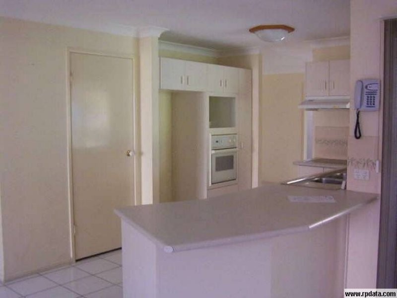 17 DUNNETT, Gracemere QLD 4702